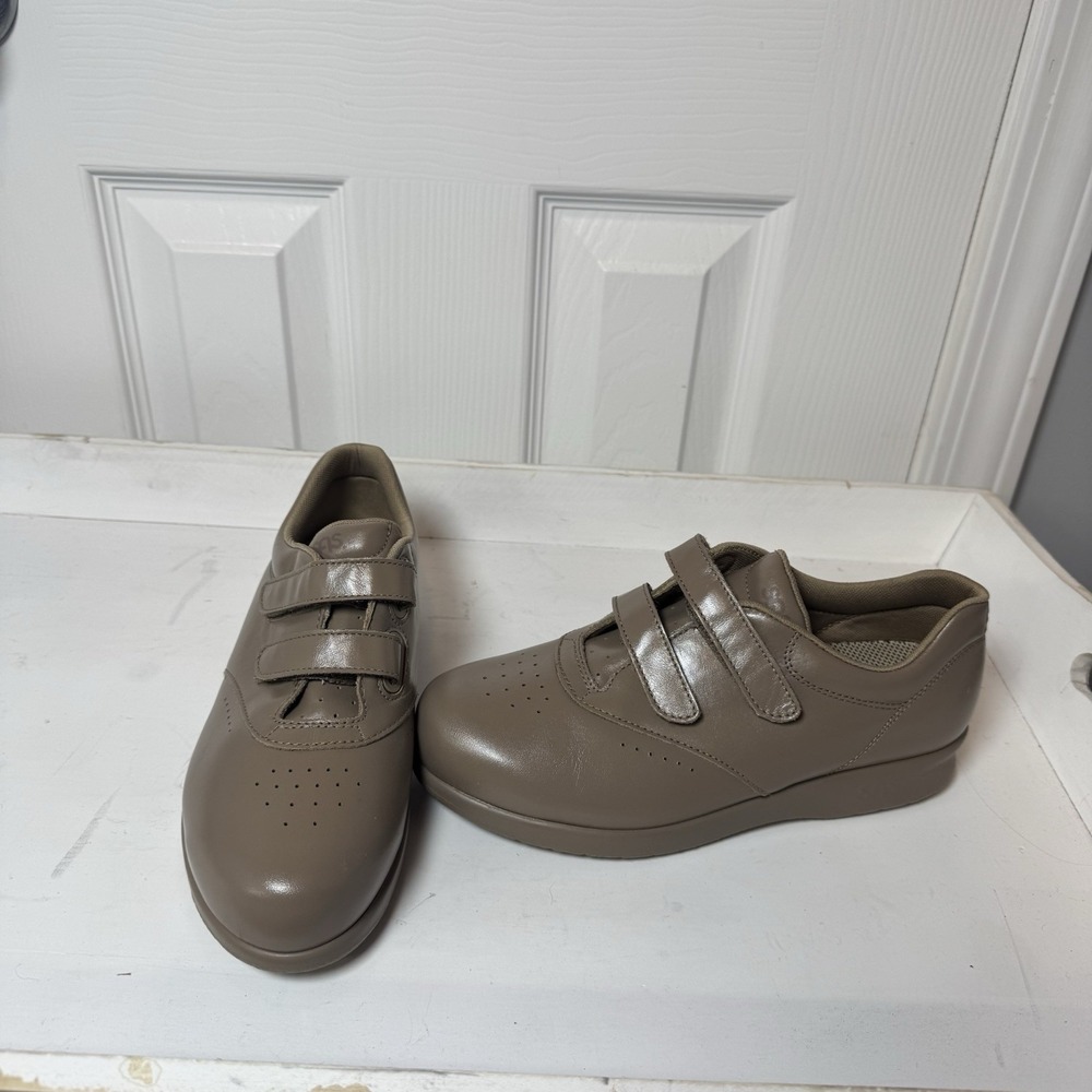 SAS Womens Me Too Mocha Tan Brown Size 5.5 Shoes Made In USA NEW Leather Slip On